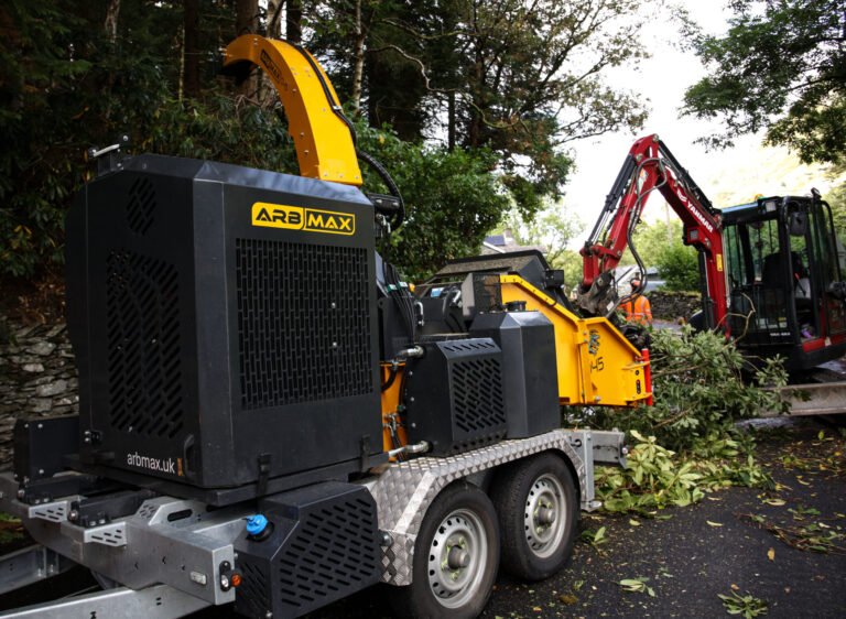 Arbmax D45 making short work of chipping
